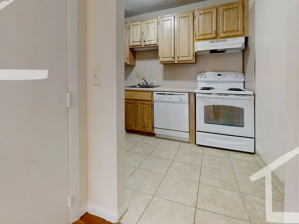 120 Dustin St #2A