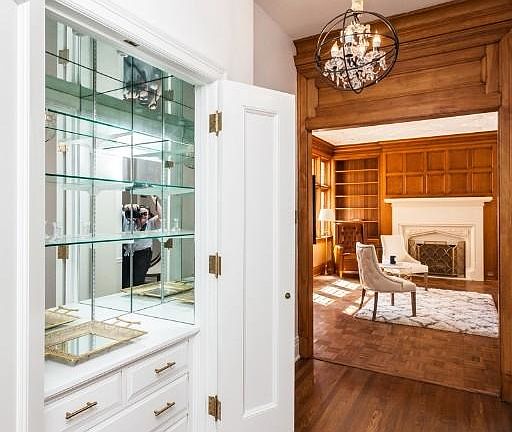 5th image of 3314 N Lake Shore Dr APT 8A