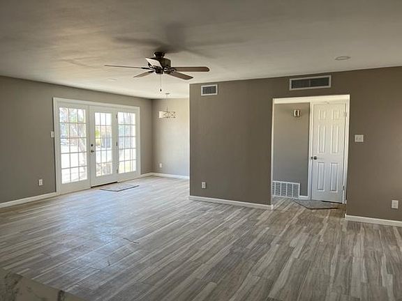 3rd image of 1500 Mesa St
