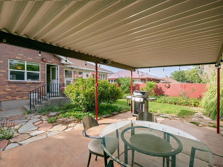 587 E Sherman Ave — Photo 26