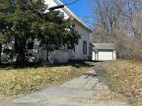 15 Perkins Street, Madison, ME 04950