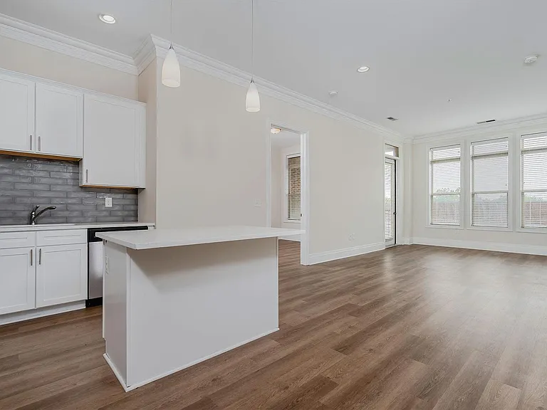Harrison Park Apartments — Photo 10