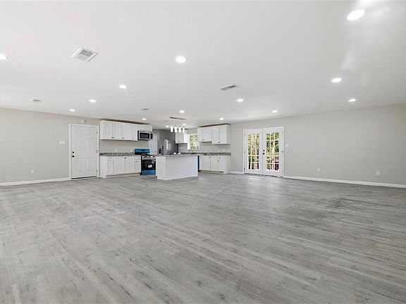 4th image of 108 Iris Cir