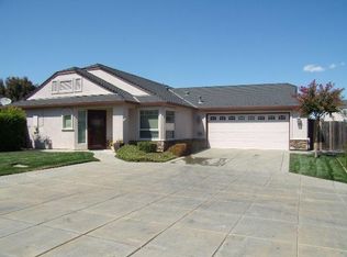 646 Village Dr, Galt, CA