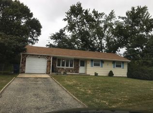 14 Wendy Ln, Toms River, NJ