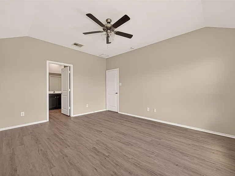 18361 Timbermill Ln — Photo 28
