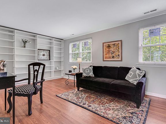 2nd image of 116 Oak Dr