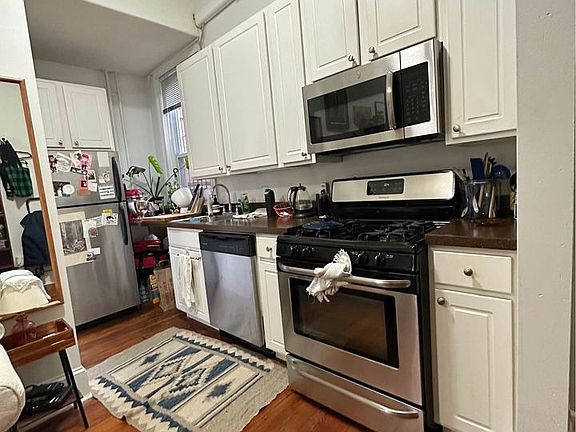 3rd image of 1324 Pine St #11161572