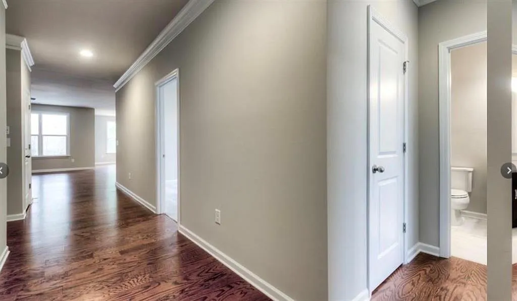 3 bed, 2.0 bath, 1828 sqft, $2,975 — Photo 2