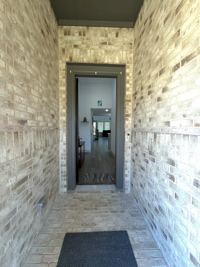 4 bed, 3252 sqft, $3,950 — Photo 2