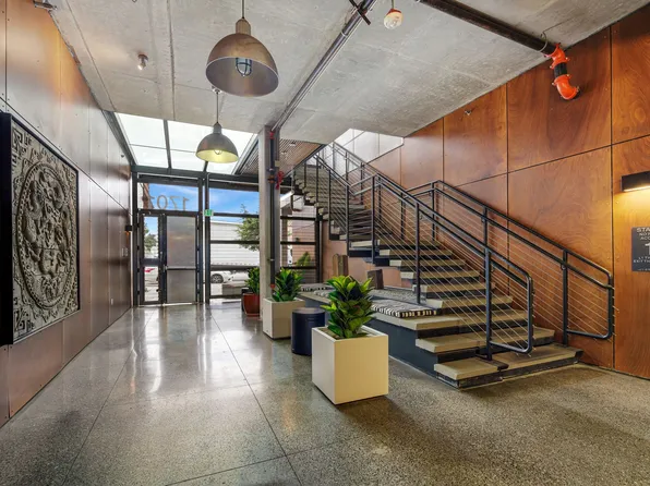 Welcome to Dexter Hayes! Modern convenience with exceptional views!