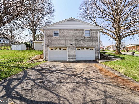 5th image of 426 Edgewood Dr