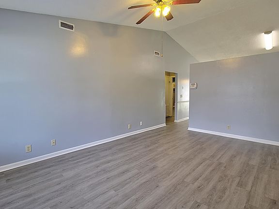 3rd image of 910 Brett Dr