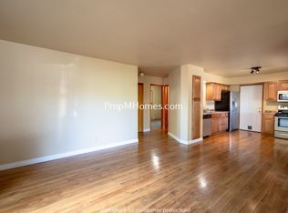 943 NE Lincoln St APT B, Hillsboro, OR