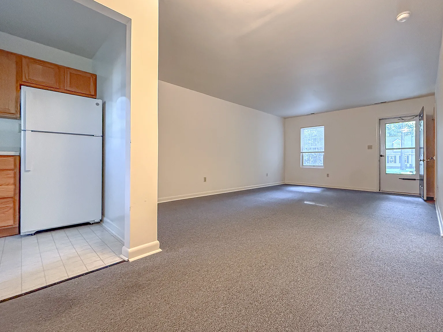 2 bed, 930 sqft, $1,225 — Photo 4