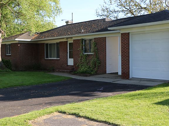 2nd image of 817 Meadowbrook Dr
