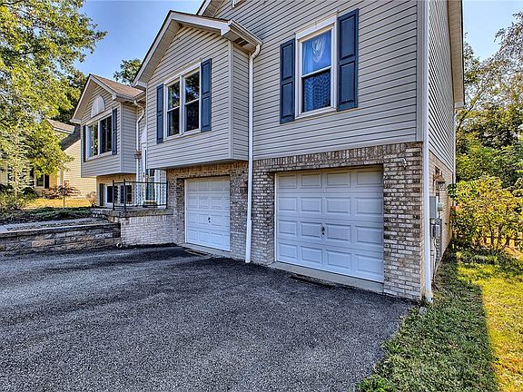 3rd image of 318 Laurentz Ln