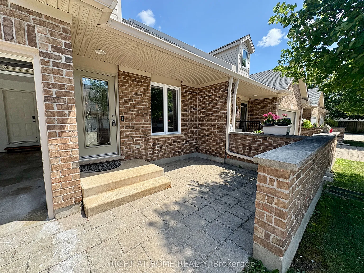 3 bed, $2,800 — Photo 2