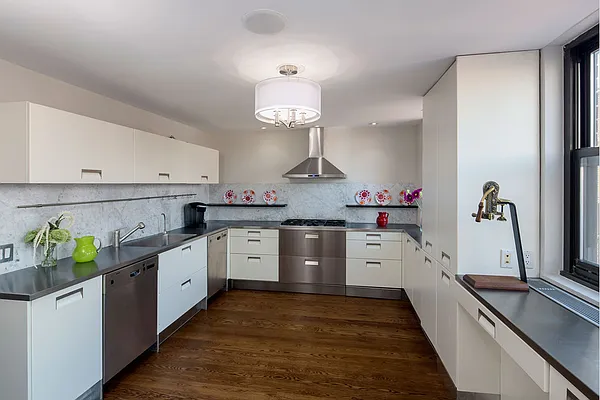 Sold by Stribling | media 11