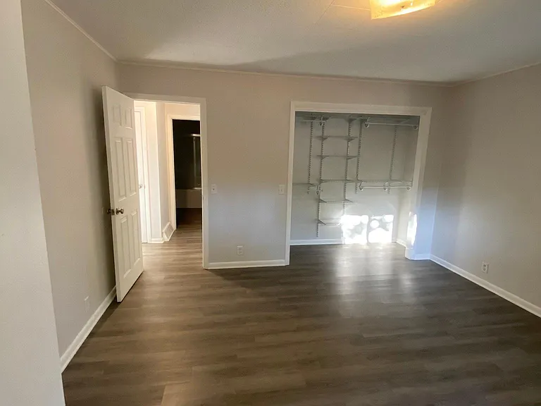 523 Jennison Ave — Photo 3