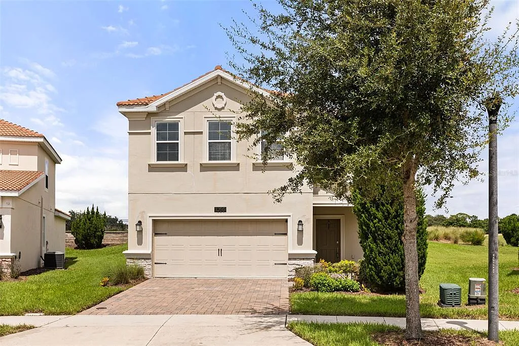 3 bed, 2.5 bath, 2076 sqft, $2,600 — Photo 1