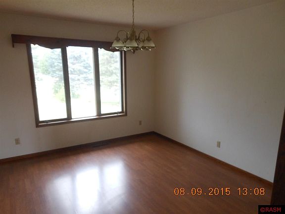 4th image of 904 Woodland Ave