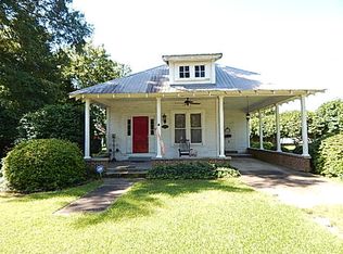 16 E Division St, Foxworth, MS 39483