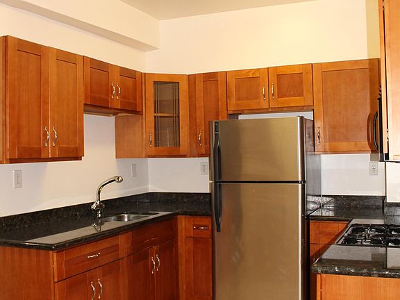 2nd image of 1735 Van Ness Ave APT 202