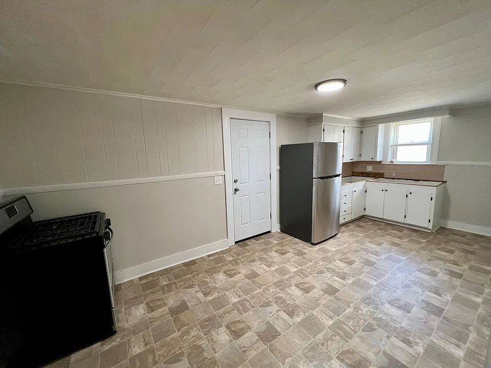 448 Hartford Pike