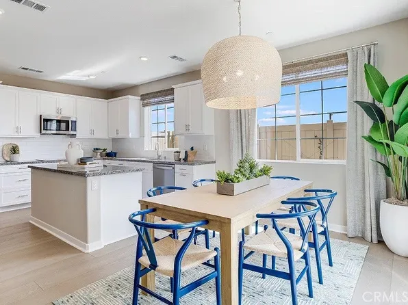 1132 Thunderchief Ln, Rialto, CA 92376