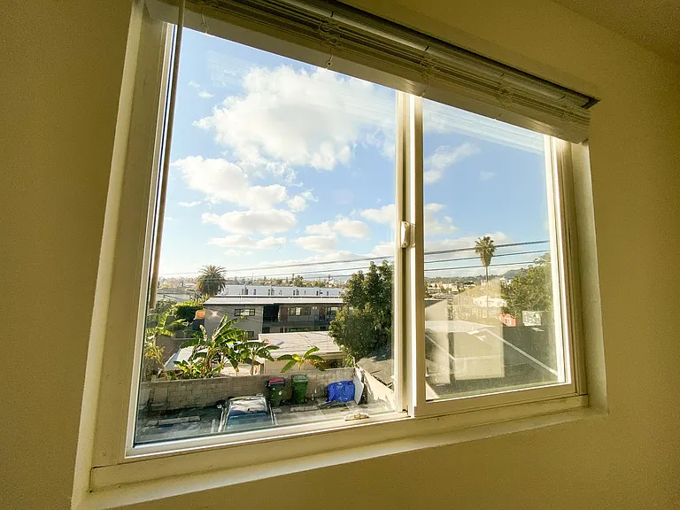 813 N Hoover St #1 — Photo 8