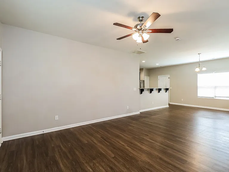 2541 Meadow Crossing Dr — Photo 5