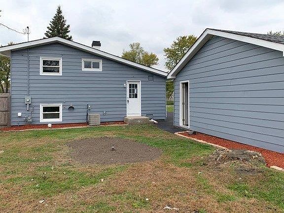 5th image of 9547 Farmer Dr