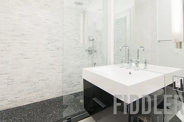 Rented by Fiddler Realty | media 20