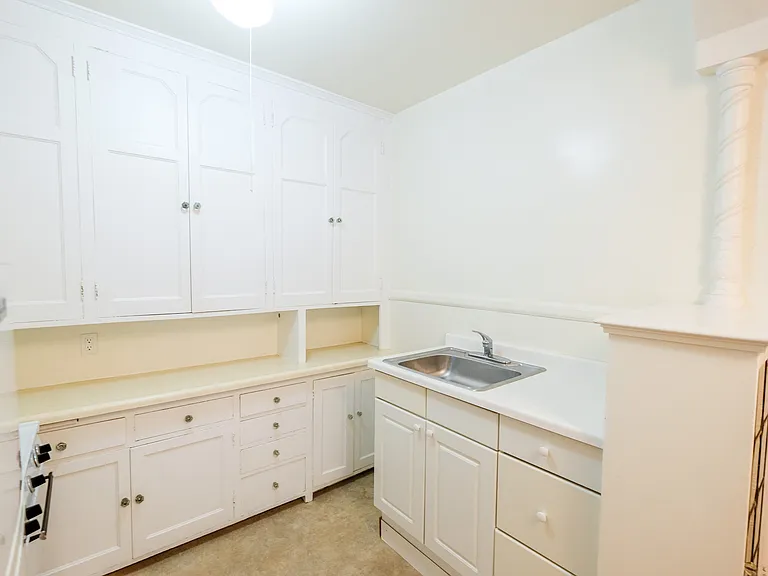 Elevate your living experience at Central Lakes of Uptown, where modern kitchen space meets convenience. Enjoy a blend of style and functionality in a prime location. Schedule your tour today and see it for yourself!