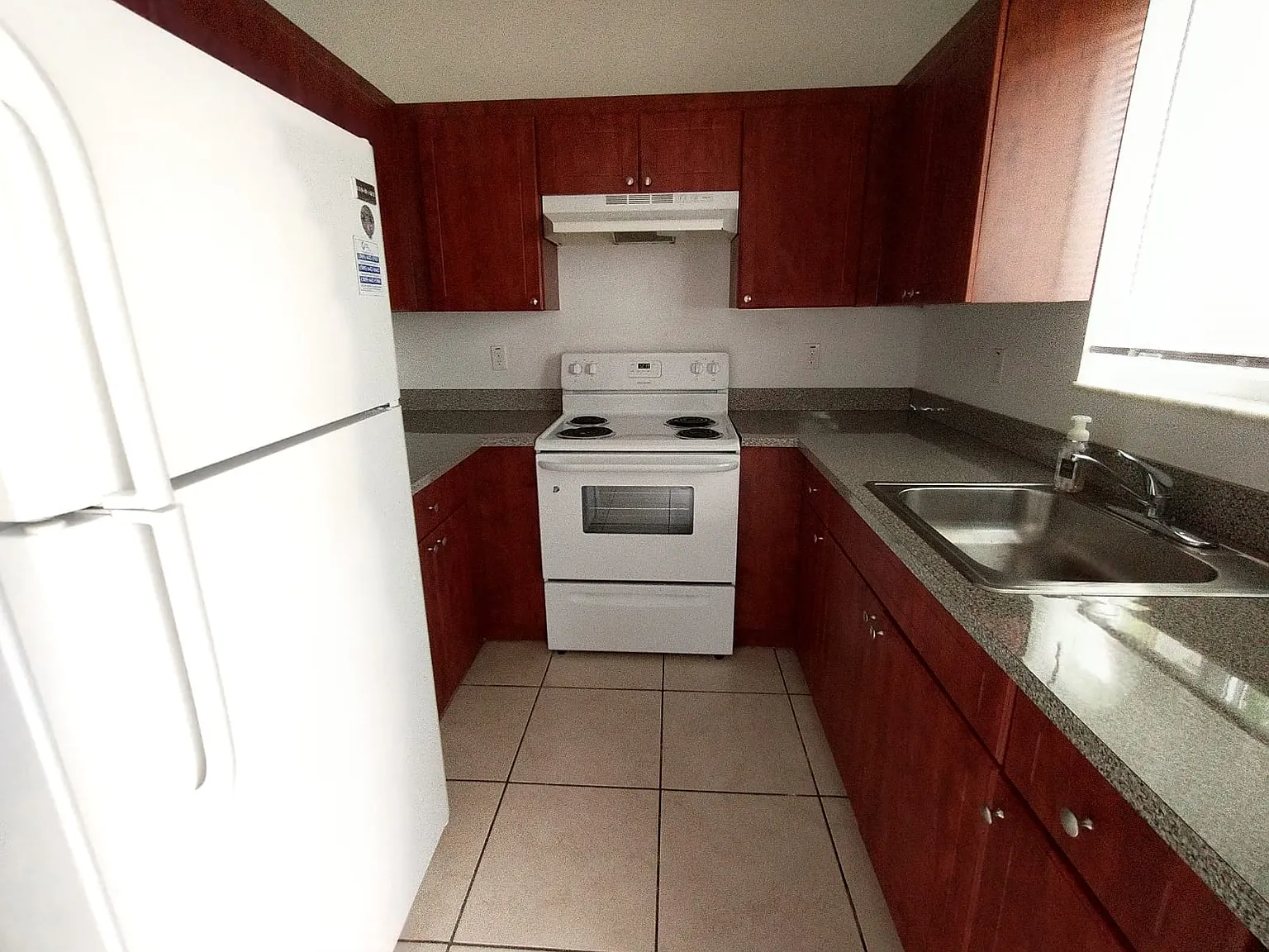 Palm West Apartment Holdings, LLC - 2445 - 103 — Photo 2