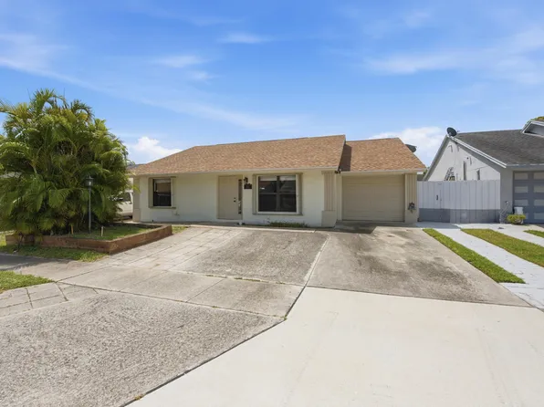 5814 Ithaca Cir E, Lake Worth, FL 33463