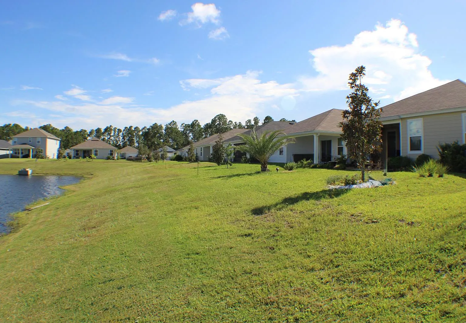 121 Waverly Ln — Photo 3
