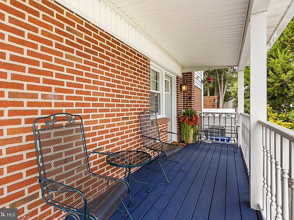 3rd image of 1411 Blackrock Rd