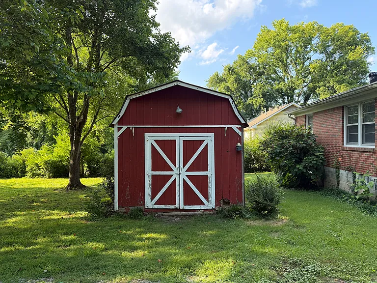 422 Eddy Ln — Photo 12