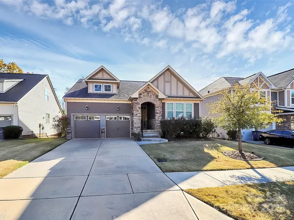 10083 Castlebrooke Dr, Concord, NC 28027