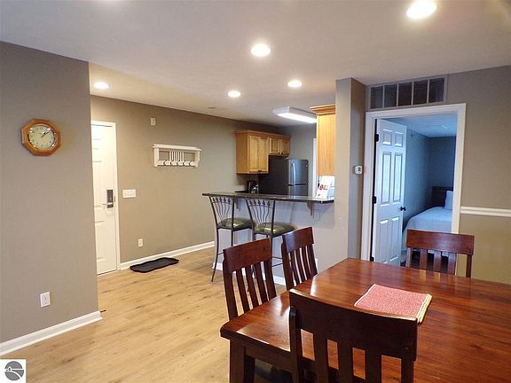 5th image of 1249 Sunnyside Dr