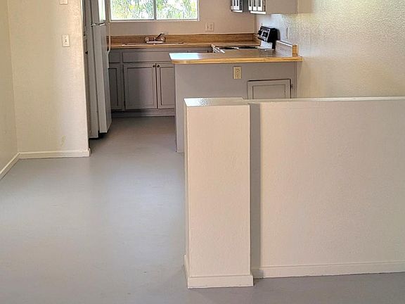 4th image of 2829 N Estrella Ave #2