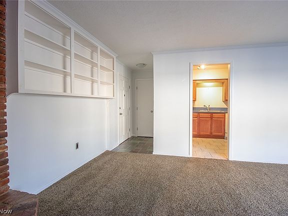 4th image of 3 Meadowlawn Dr Unit 20