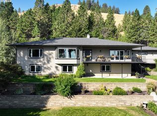 12 Pine Crest Dr, La Grande, OR 97850