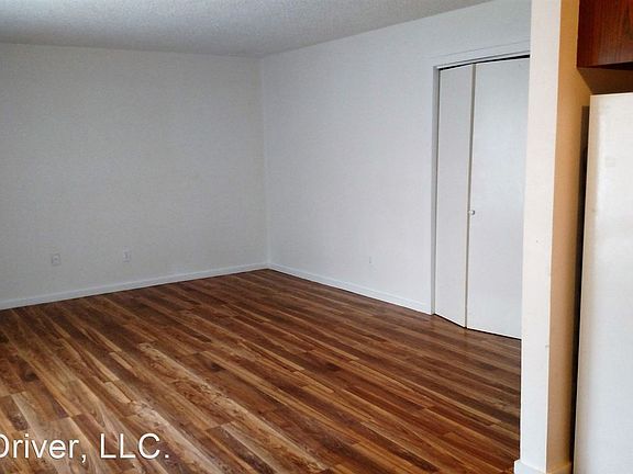 2nd image of 1001 Stanley Ave APT 3