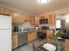 506 S 1st St W