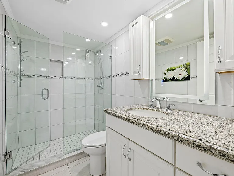 170 SE 5th Ave #103 — Photo 10