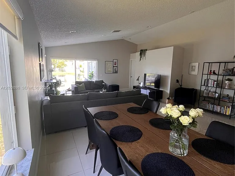 4472 Blossom Ln — Photo 10