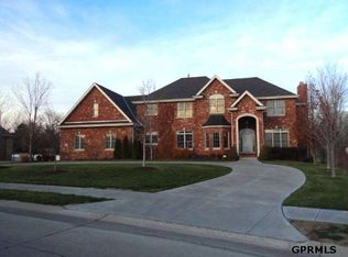 1213 Ranch View Ln, Elkhorn, NE 68022
